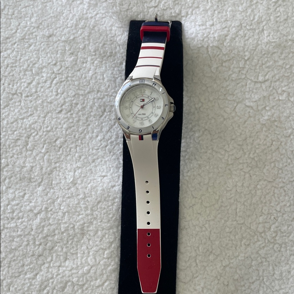 Tommy Hilfiger - Stylish White Dial White Rubber Stamp Watch for Women